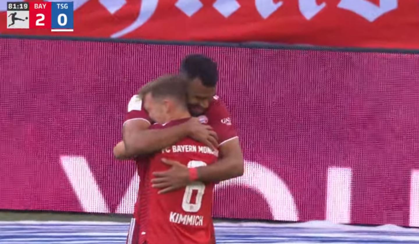 Bayern nie ma Nagelsmanna, ale nadal pewnie wygrywa. Słodko-gorzki wieczór Roberta Lewandowskiego [WIDEO]
