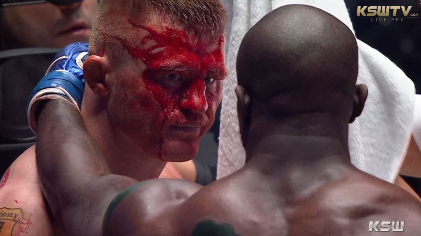 Polak kompletnie rozbity na KSW 64! Rywal był dla niego bezlitosny [WIDEO]