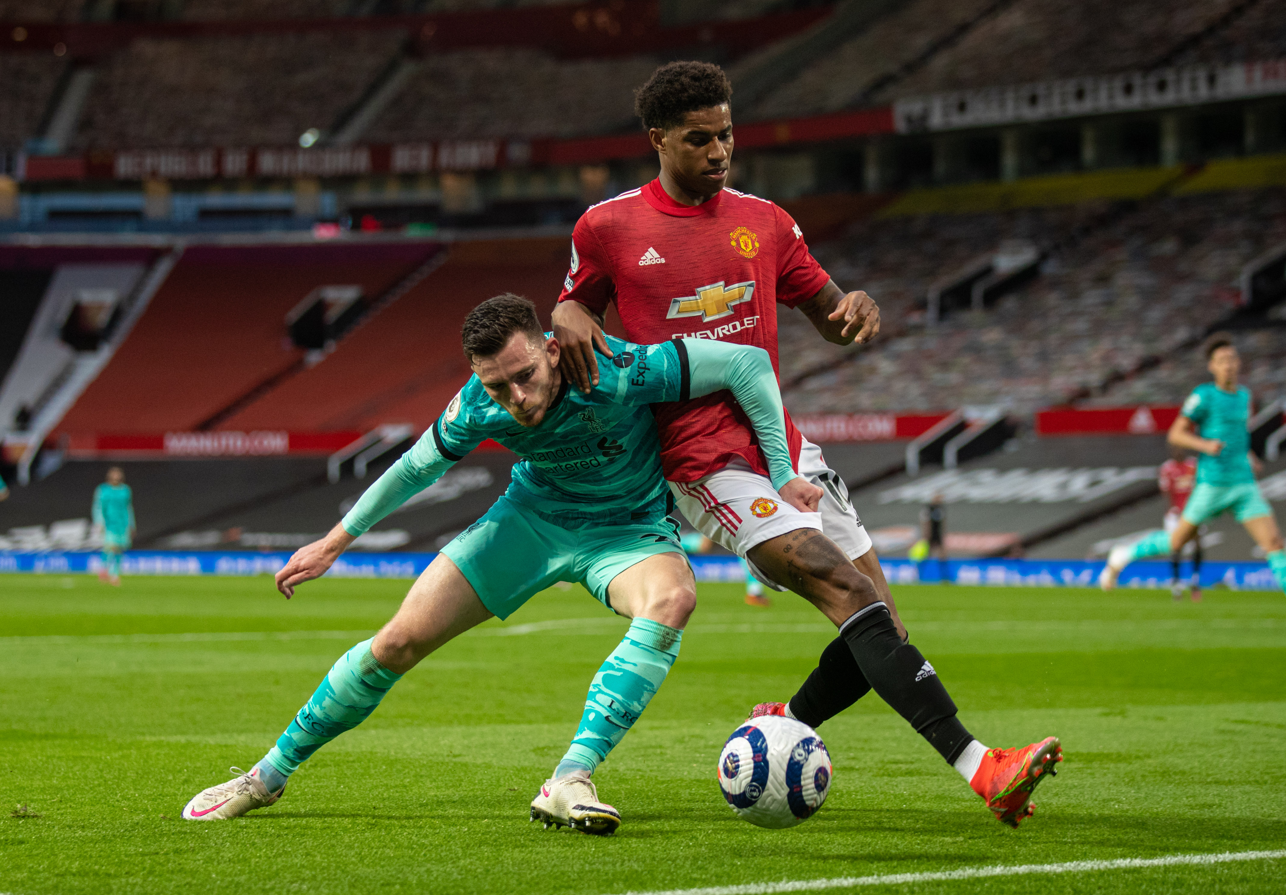 Kompromitacja Manchesteru United! Liverpool rozgromił "Czerwone Diabły" na Old Trafford [RELACJA]