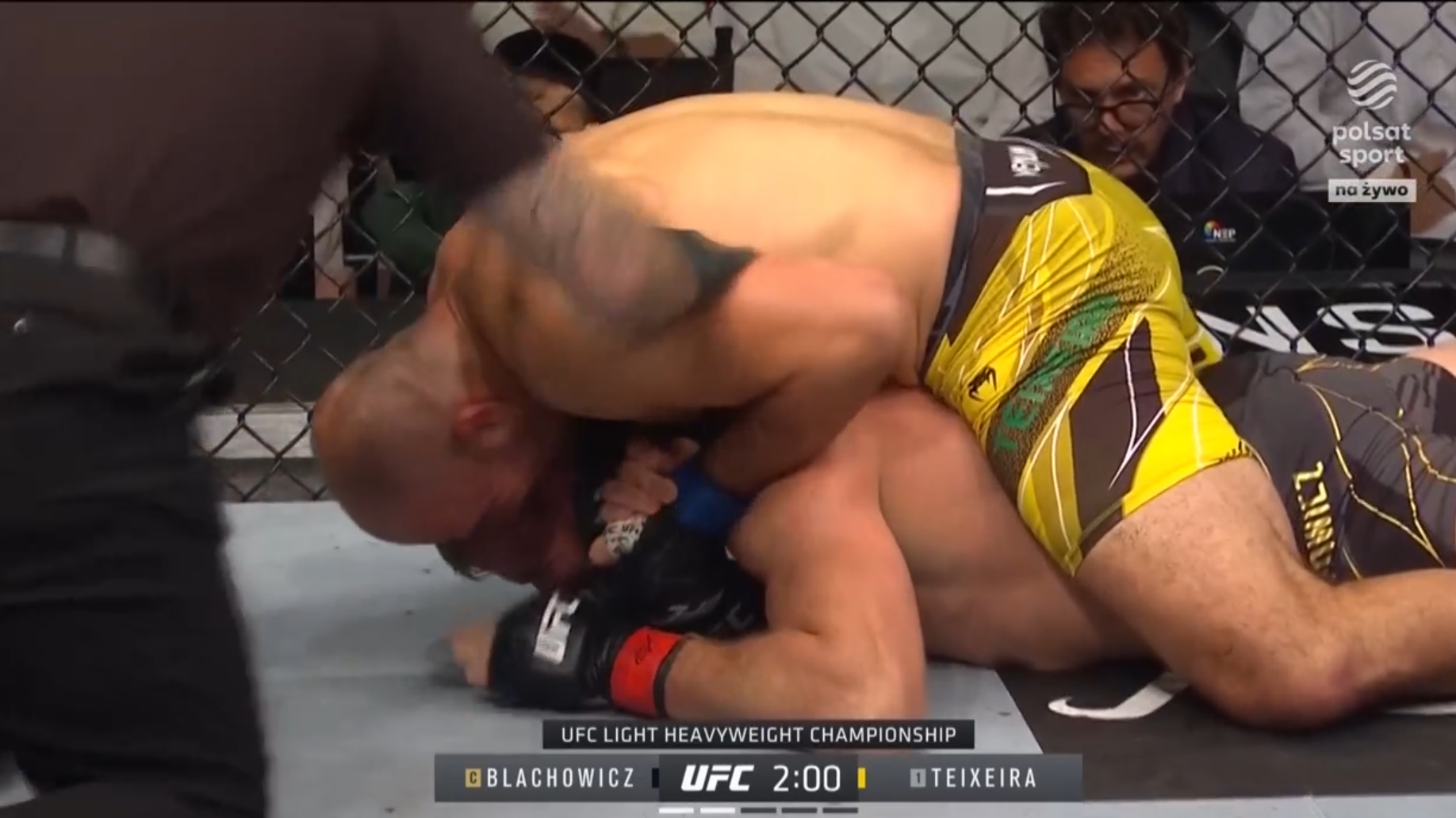 Jan Błachowicz stracił pas UFC! Musiał odklepać w drugiej rundzie i przegrał z Gloverem Teixeirą [WIDEO]