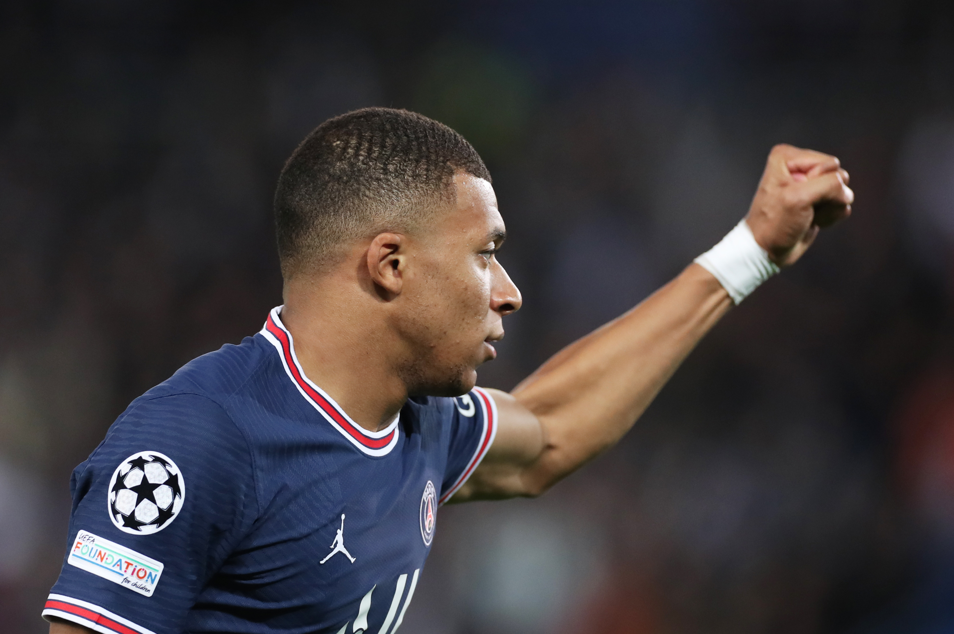 Gigant chce sprowadzić Kyliana Mbappe i Erlinga Haalanda. Kolejny dziennikarz potwierdza wielkie plany