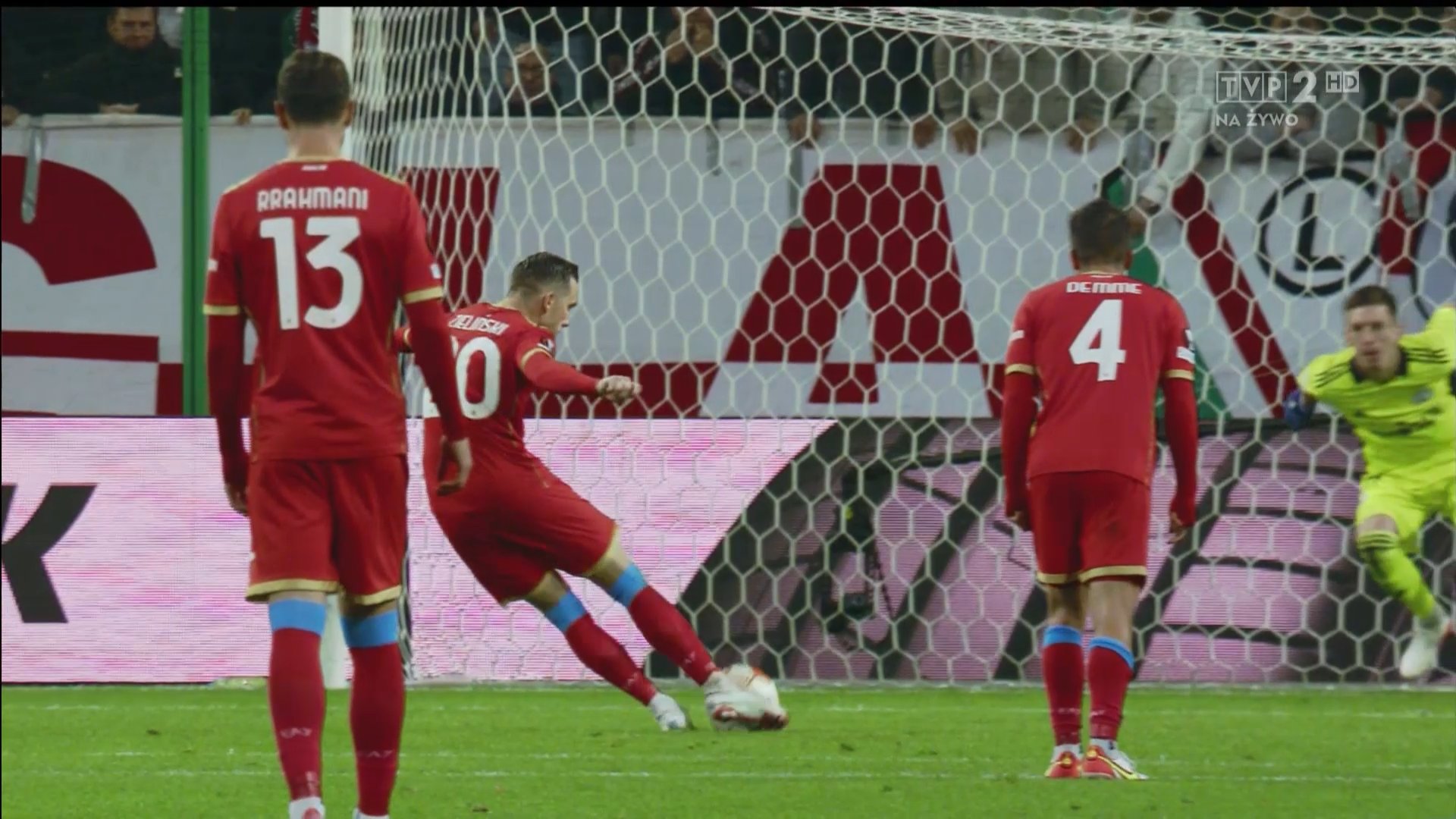 Gol Piotra Zielińskiego przeciwko Legii Warszawa! Polak wywalczył rzut karny, a potem go wykorzystał [WIDEO]