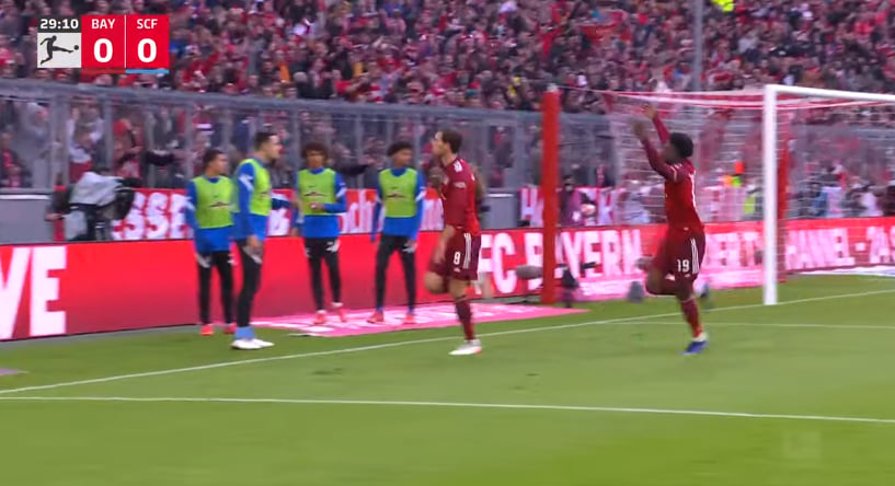 Skromne zwycięstwo Bayernu Monachium z Freiburgiem. Kolejny gol Roberta Lewandowskiego [WIDEO]