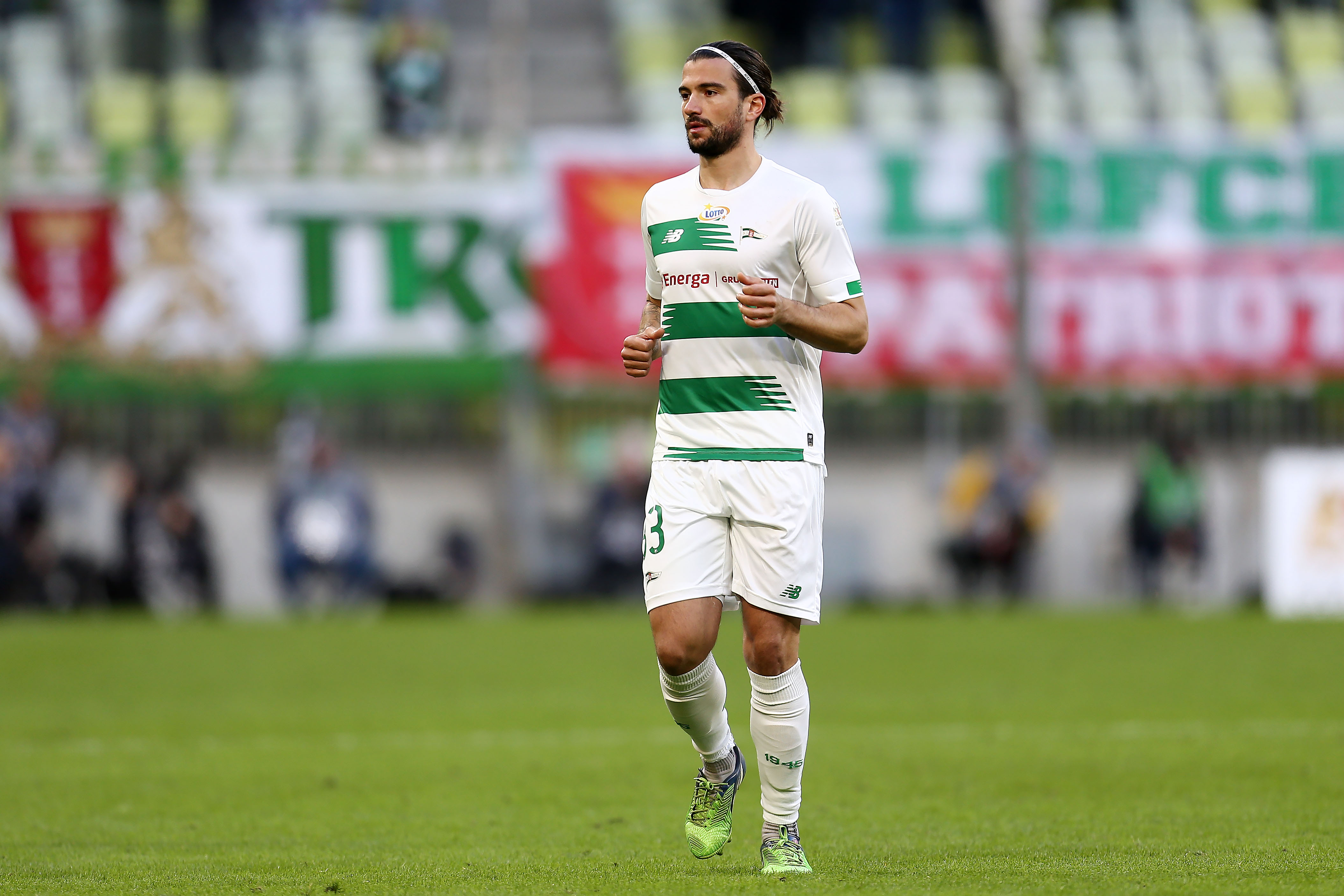 Lechia Gdańsk liderem Ekstraklasy! Przepiękny gol rezerwowego w ostatniej akcji meczu [WIDEO]