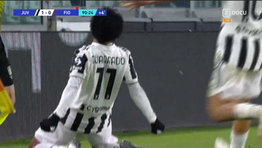 Juventus wyrwał zwycięstwo w meczu z Fiorentiną! Wygrana po golu w samej końcówce [WIDEO]