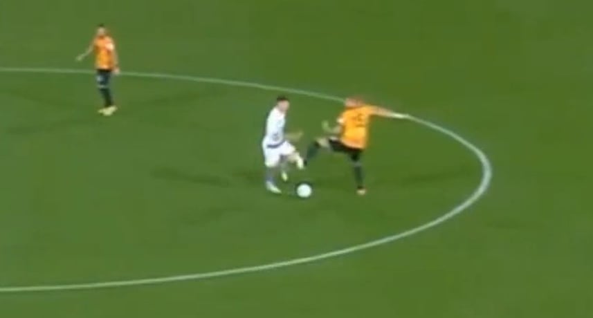 Kamil Glik wyleciał z boiska w meczu Serie B! Polski obrońca kopnął rywala [WIDEO]