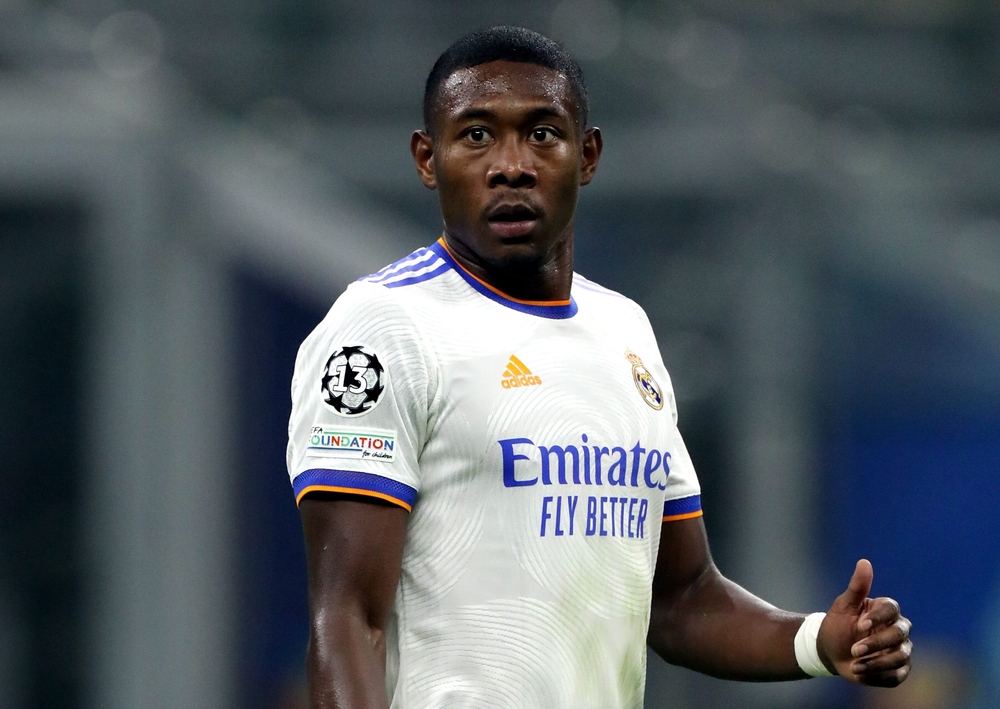 Ramos się leczy, Alaba zachwyca Madryt. Galaktyczny transfer Realu