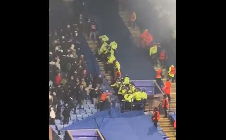 Zamieszki podczas meczu Leicester - Legia. Kibice "Wojskowych" starli się z policją [WIDEO]