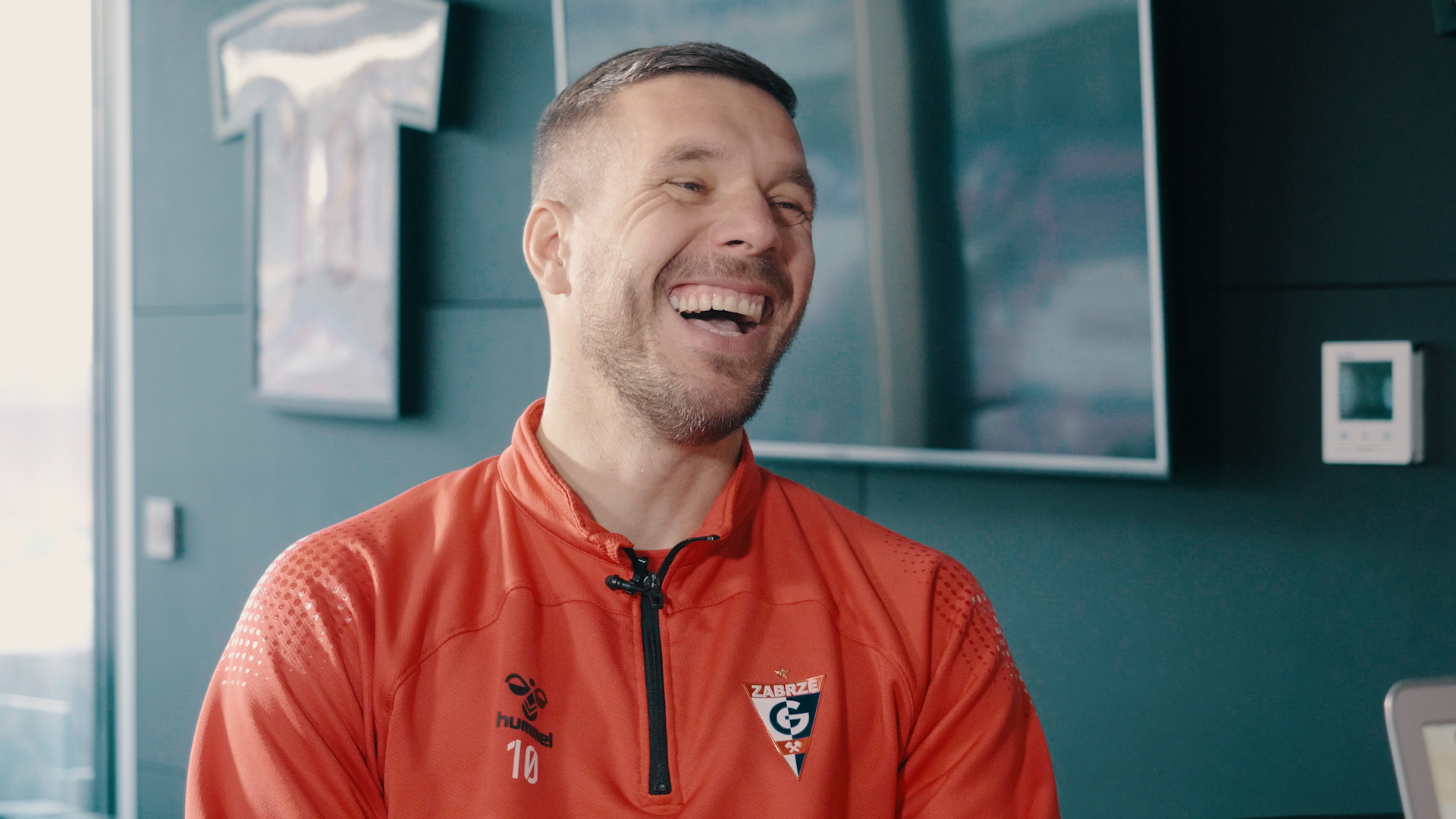 Lukas Podolski o prowokacji kibiców Legii Warszawa. "Bronię Górnika i mojego miasta" [NASZ WYWIAD]