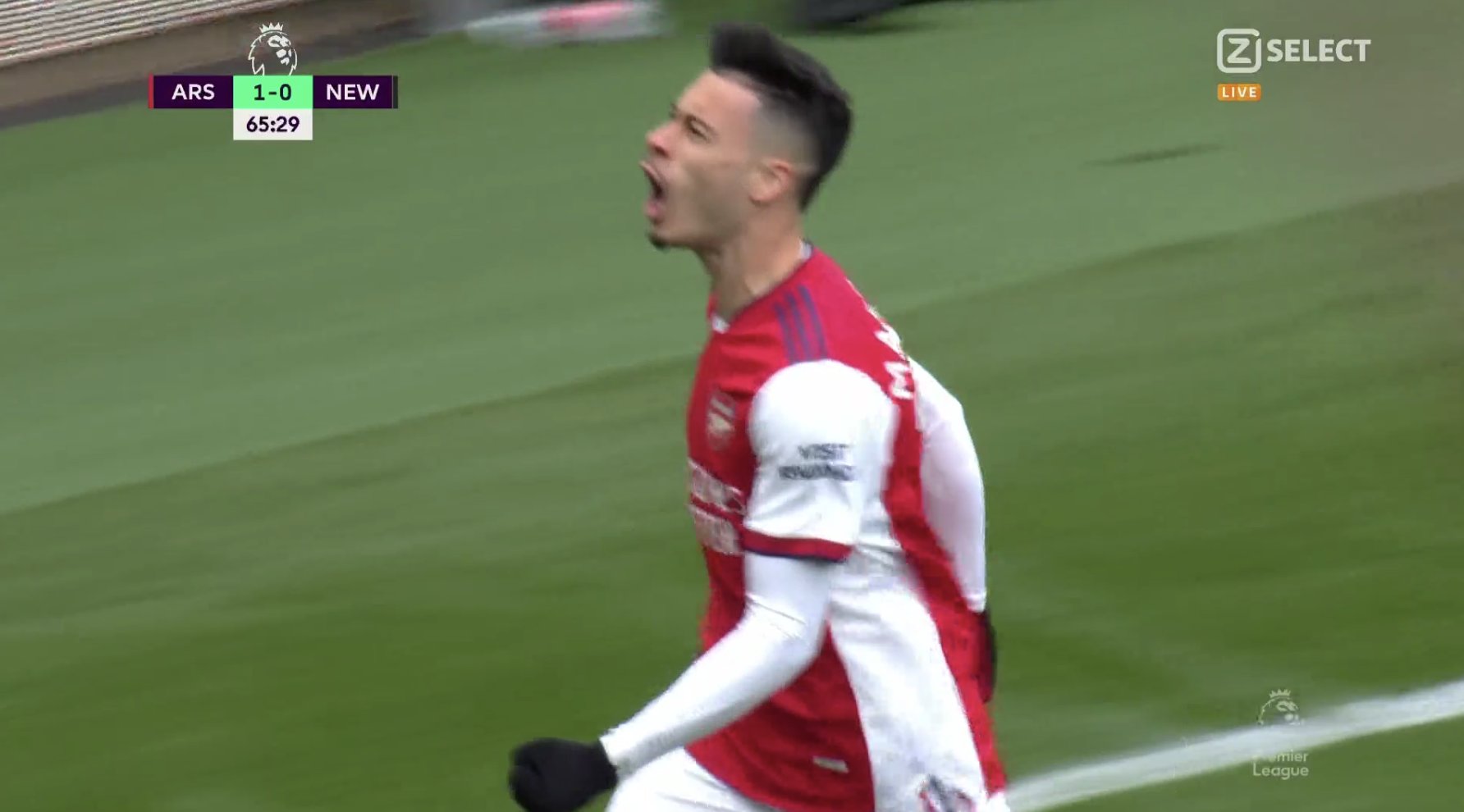 Arsenal pokonał Newcastle. Gabriel Martinelli zaliczył wejście smoka, kapitalna parada Ramsdale'a [WIDEO]