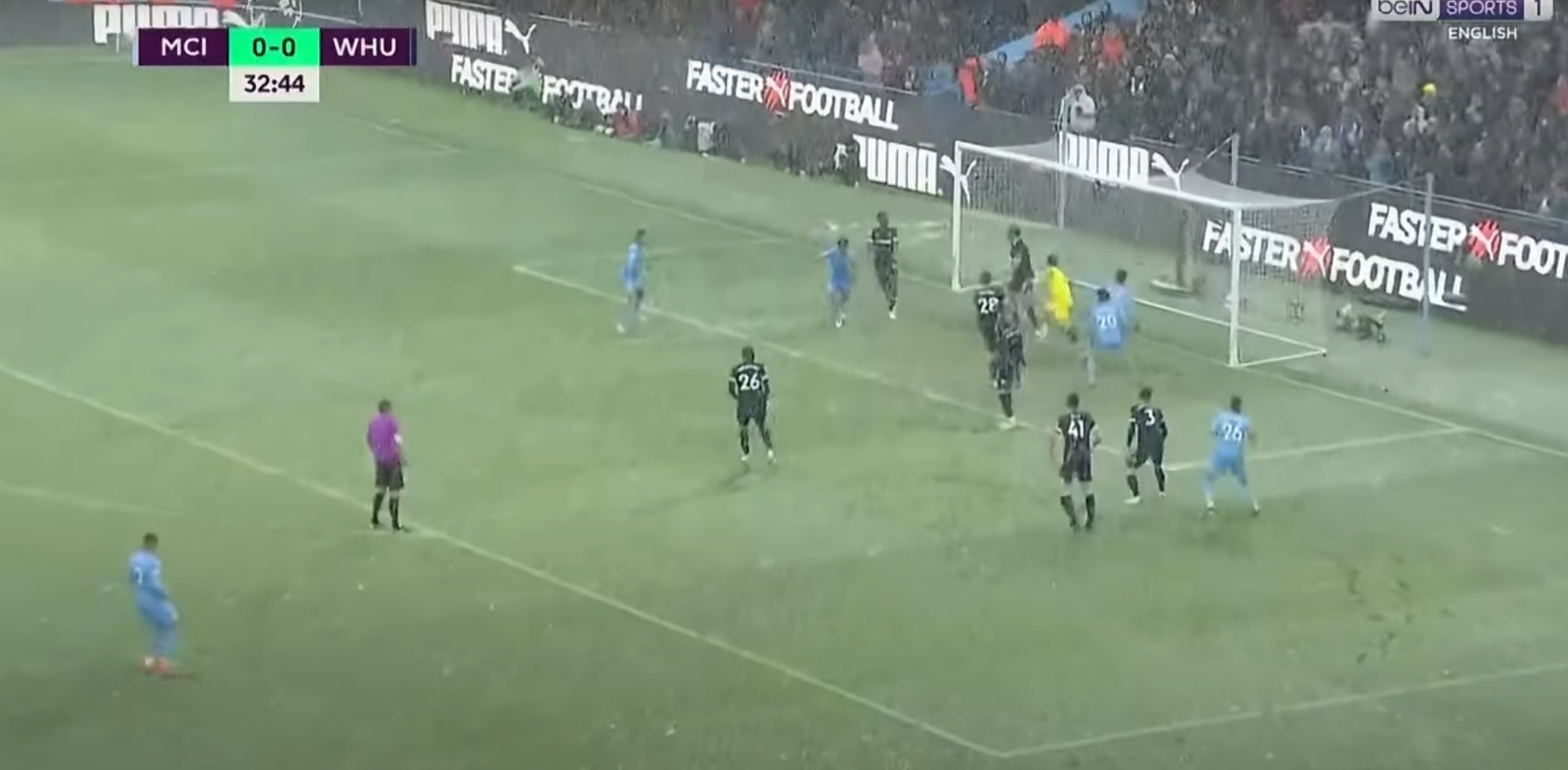 Śnieżyca nie przeszkodziła Manchesterowi City. Łukasz Fabiański nie zatrzymał mistrzów Anglii [WIDEO]