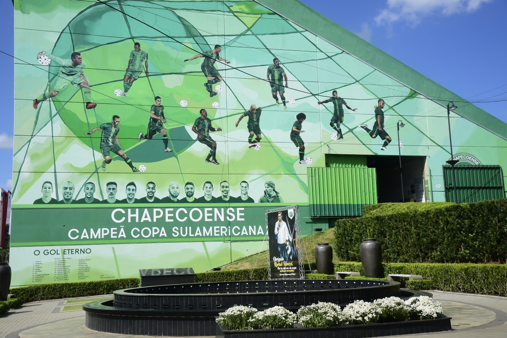 5 lat po katastrofie w Chapecoense dalej przeżywają tragedię. "Nikt nie wie, kiedy ten koszmar się skończy"