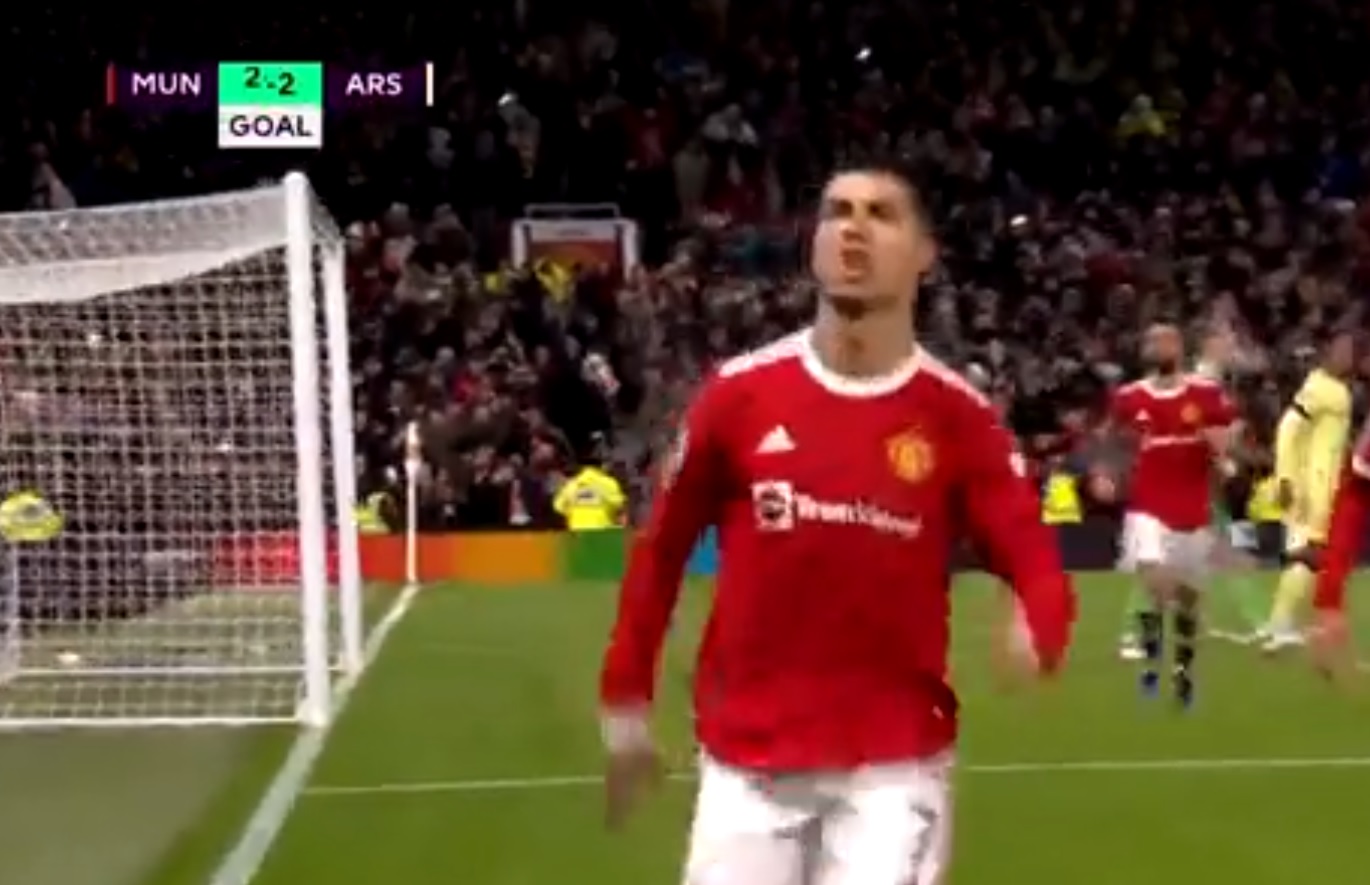 Pięć bramek na Old Trafford, Manchester United wygrał z Arsenalem. Historyczny gol Cristiano Ronaldo [WIDEO]