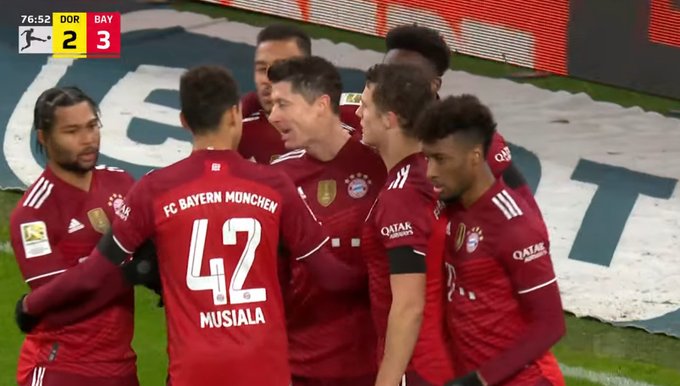 Triumf Bayernu Monachium w "Der Klassikerze"! Robert Lewandowski bohaterem Bawarczyków [WIDEO]