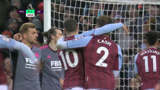 Asysta Matty'ego Casha w Premier League. Przytomne zachowanie Polaka w polu karnym [WIDEO]