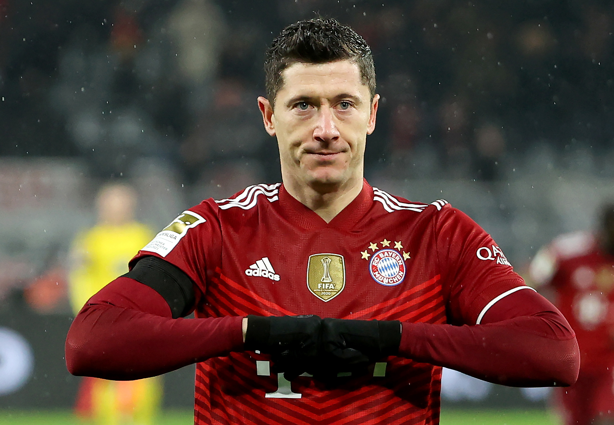 Media: PSG nie odpuszcza w walce o Roberta Lewandowskiego. Luis Campos wierzy w pozyskanie Polaka