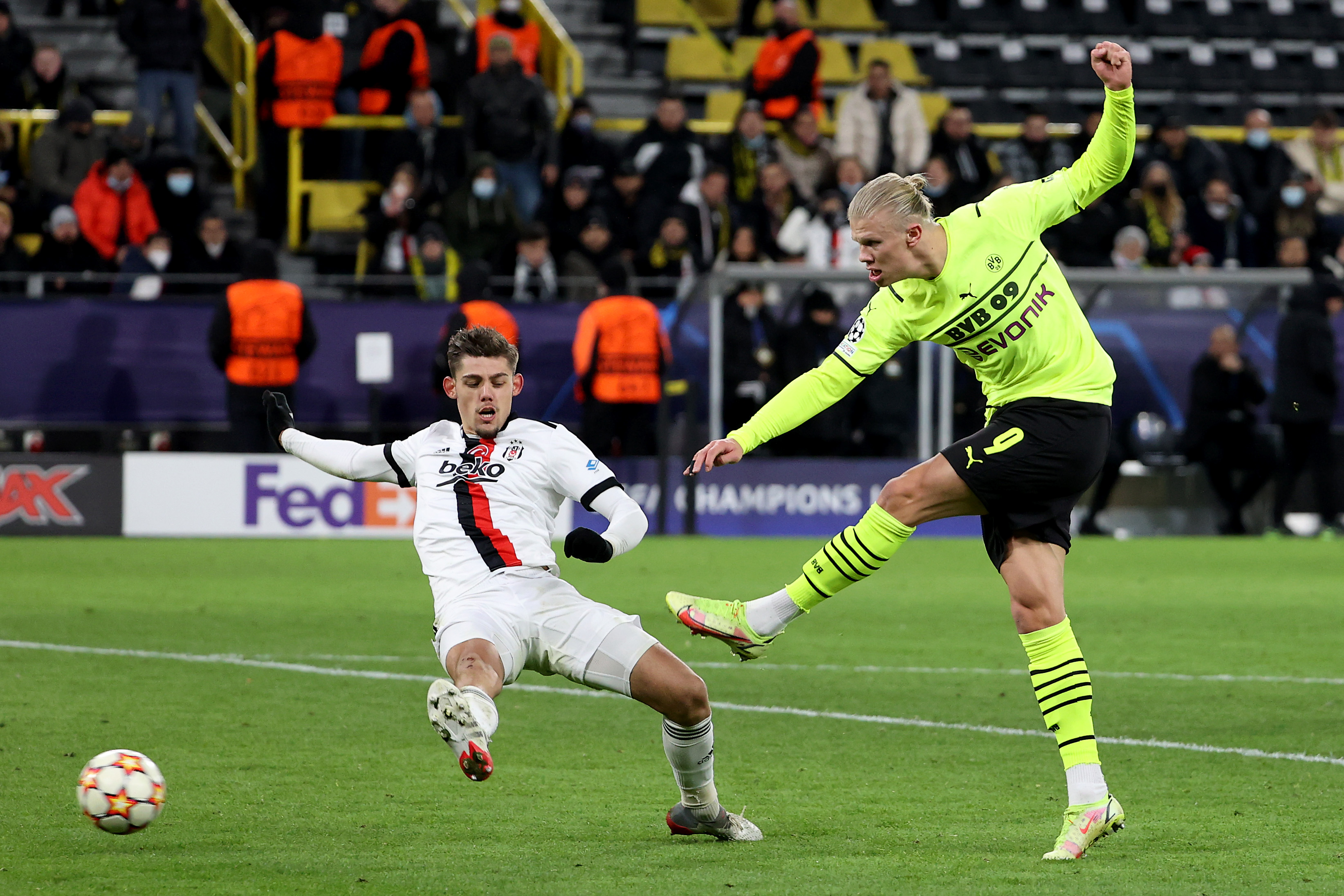 Dlatego w kontrakcie Erlinga Haalanda zawarto klauzulę wykupu. "Inaczej trafiłby do Manchesteru United"
