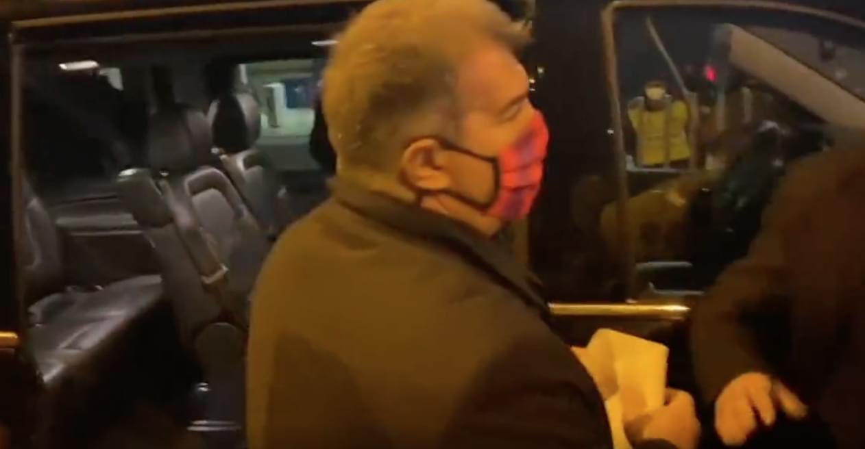 Joan Laporta zaczepiony przez kibica po meczu FC Barcelony. Wulgarna reakcja działacza [WIDEO]