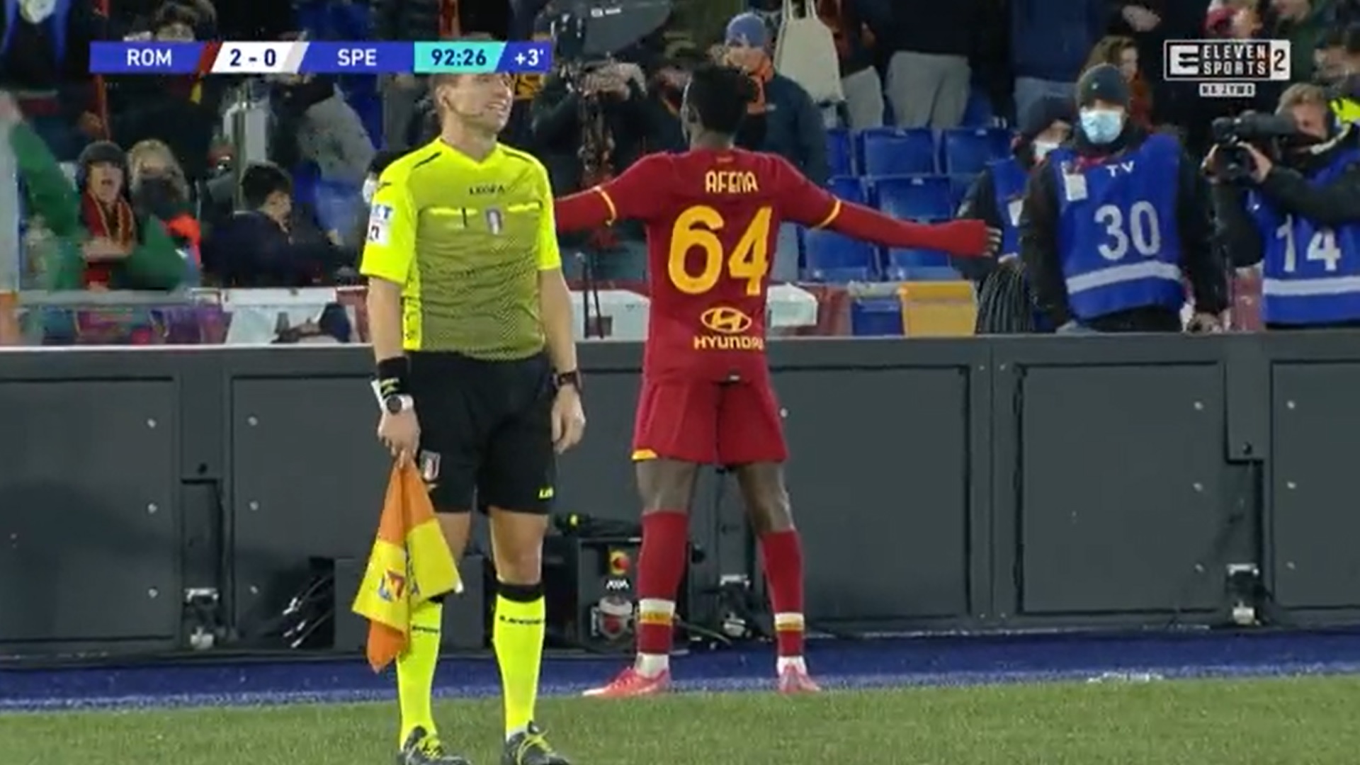 Kuriozalna sytuacja w meczu Serie A. Świętował nieuznanego gola, chwilę później wyleciał z boiska [WIDEO]