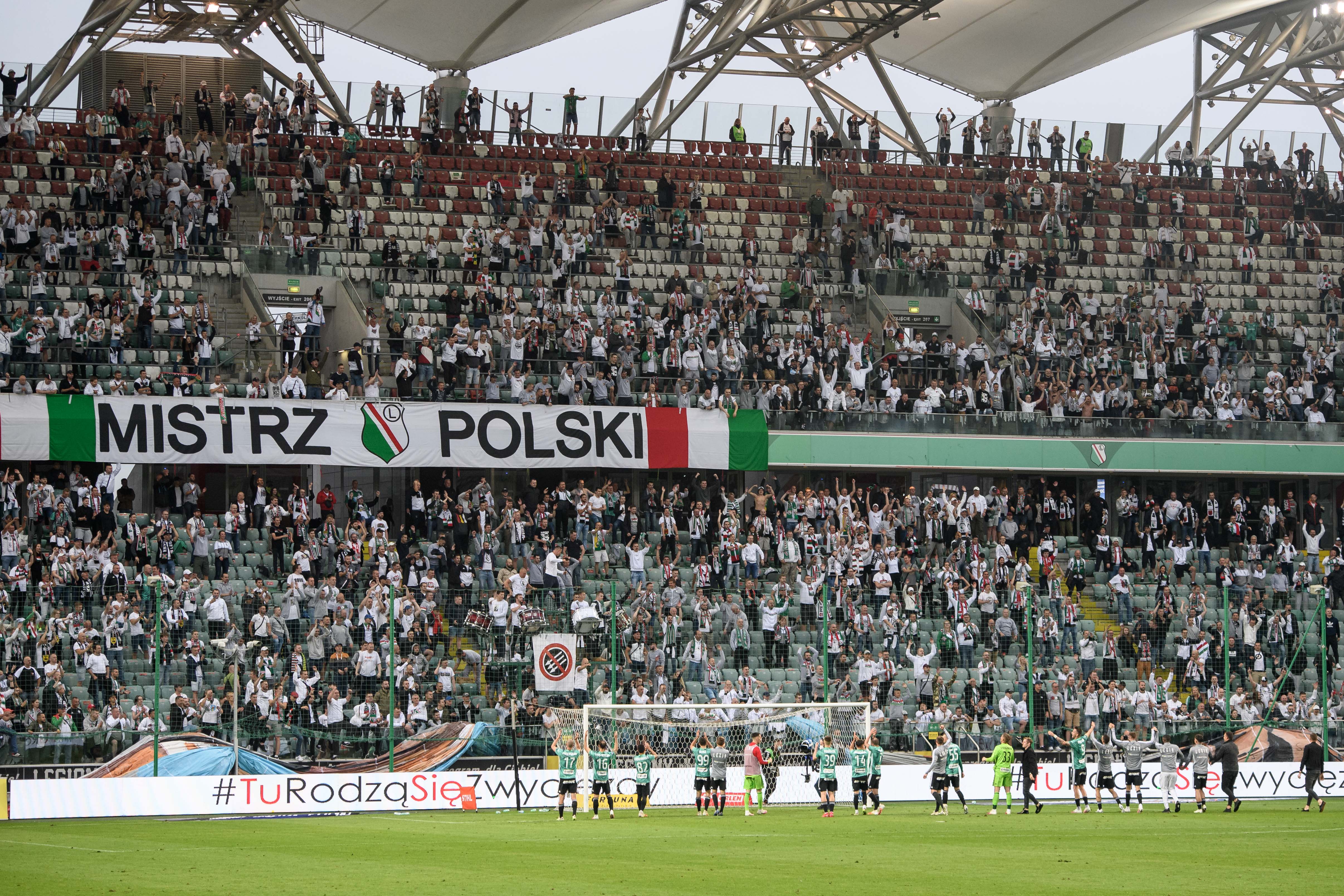 Były reprezentant Polski ostro o kibicach Legii. "Cywilizowani ludzie nie uciekają się do takich metod"