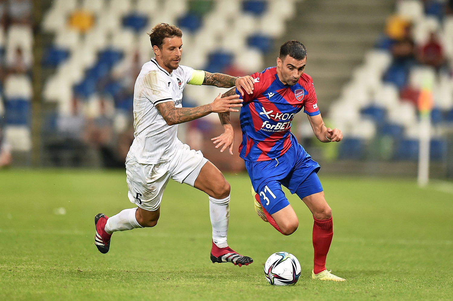 Wieczysta Kraków znów zaskoczy? Na celowniku piłkarz z epizodem w Serie A