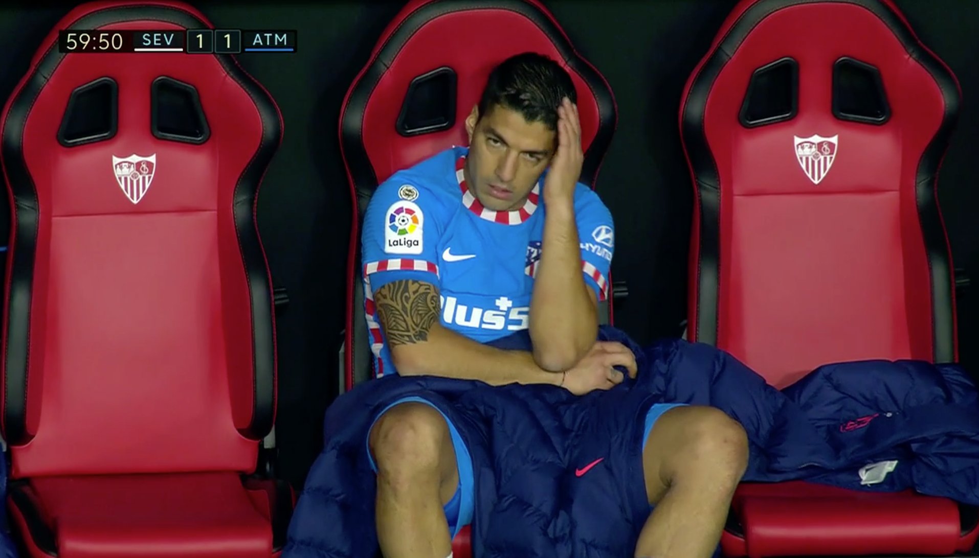 Luis Suarez wpadł w furię po decyzji Diego Simeone. "Dupek zasr***"
