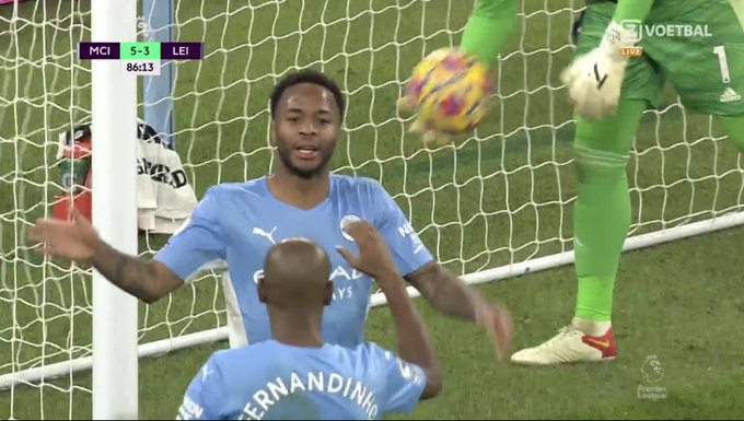 Szalone spotkanie na Etihad! Manchester City prowadził czterema golami, ale był bliski straty punktów [WIDEO]