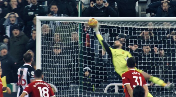 Manchester United zgubił punkty z Newcastle! David de Gea uratował zespół przed porażką [WIDEO]