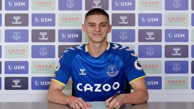 Pierwsze wzmocnienie Evertonu w zimowym okienku. Klub z Liverpoolu sprowadził ukraińskiego obrońcę