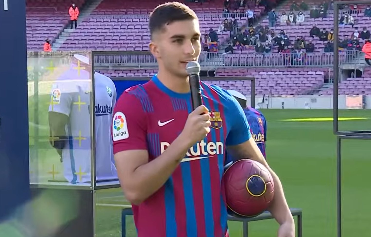 FC Barcelona nie może zarejestrować Ferrana Torresa. "Pracujemy nad tym"