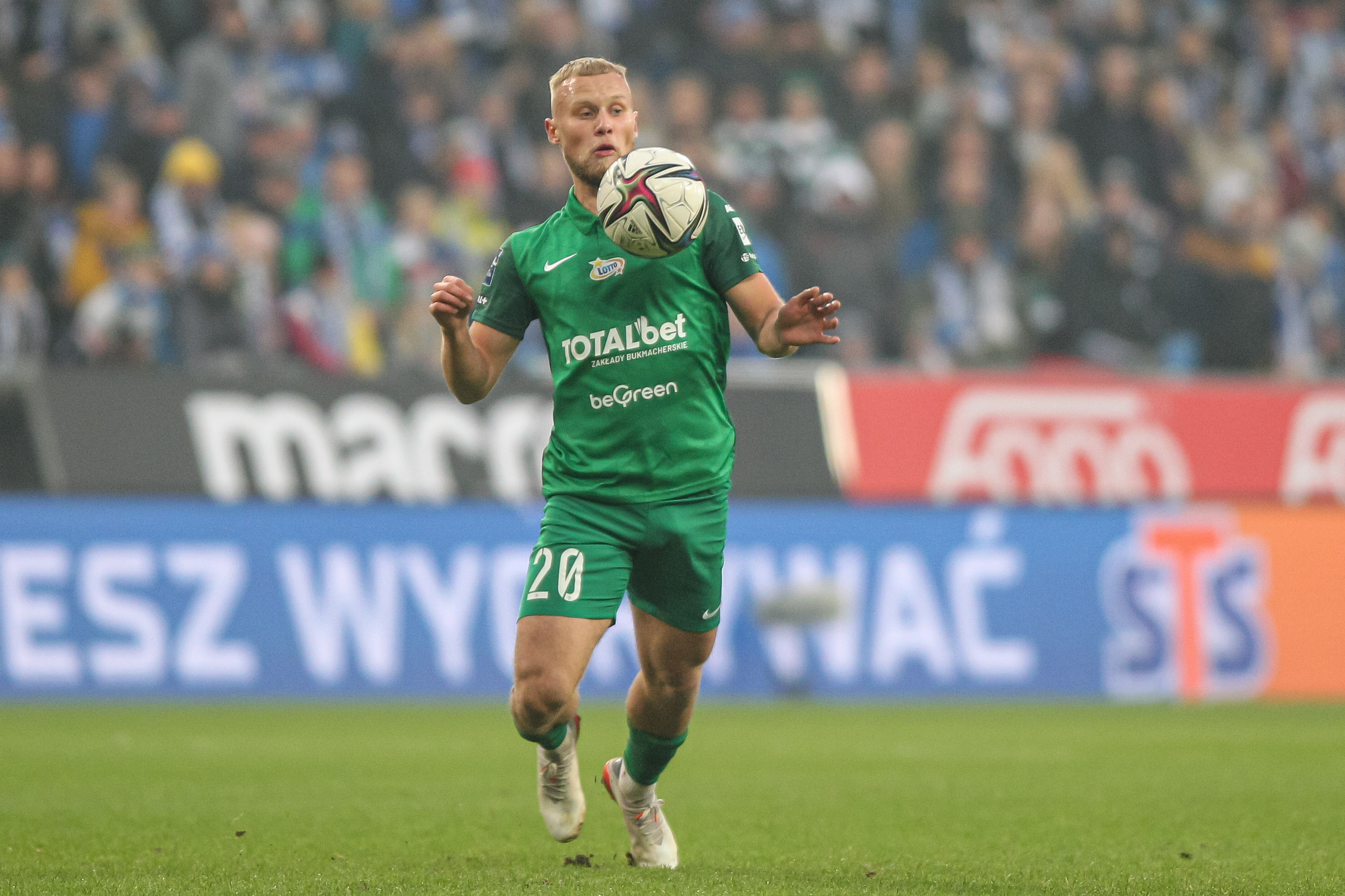 Spora roszada w Ekstraklasie. Raków i Warta wymieniają młodych piłkarzy [NASZ NEWS]
