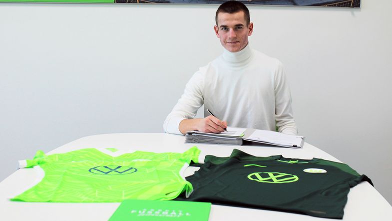 Jakub Kamiński oficjalnie piłkarzem Wolfsburga. Piękne słowa dyrektora sportowego "Wilków"