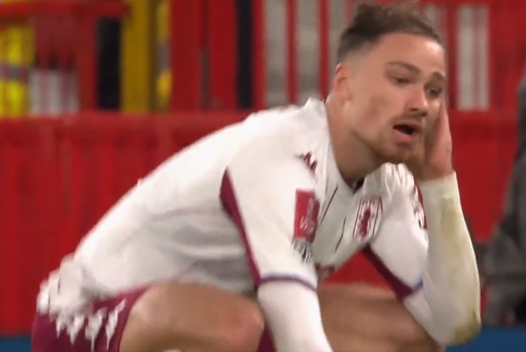 Manchester United gra dalej w Pucharze Anglii! De Gea obronił bombę Matty'ego Casha! [WIDEO]