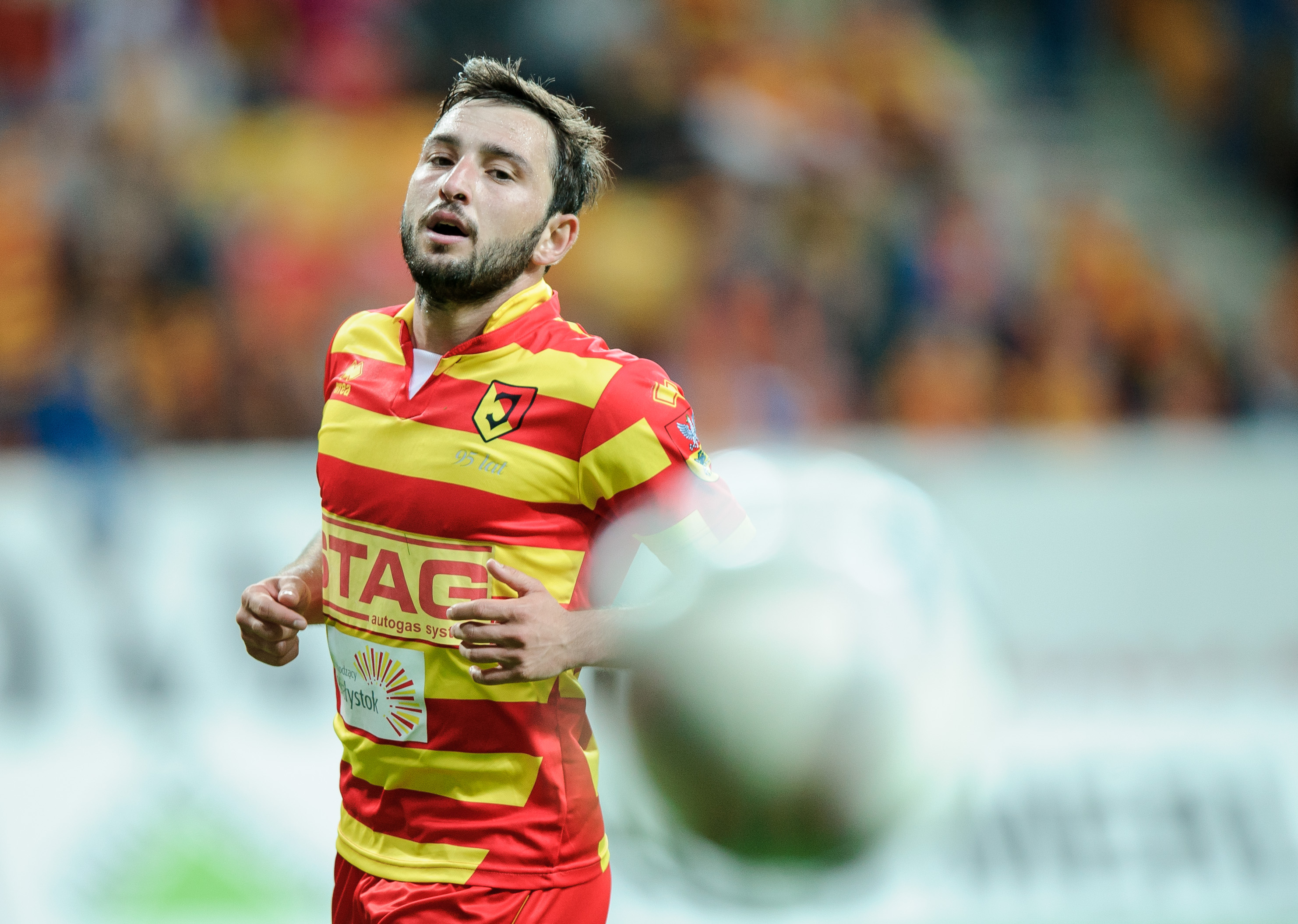 Były piłkarz polskich klubów zmienia barwy. Kierunek transferu może zaskakiwać