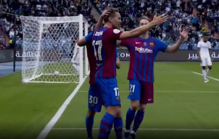 Kuriozalny gol Luuka de Jonga w El Clasico. "Po co Messi, jak jest on" [WIDEO]