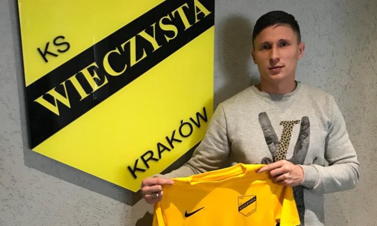 Wieczysta Kraków skusiła kolejnego piłkarza z Ekstraklasy. "Oferta z serii tych nie do odrzucenia"