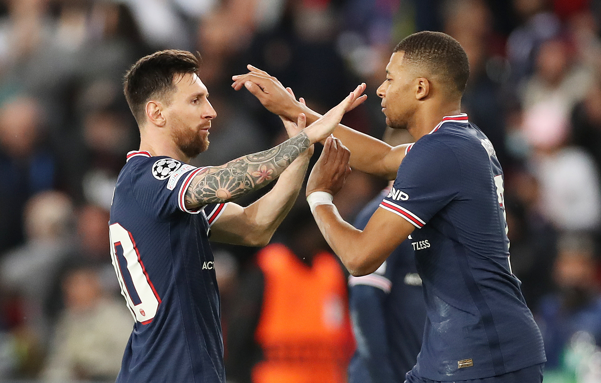 Messi pieczętuje mistrzostwo PSG! Gwizdy na Pochettino, czerwona kartka, protest kibiców i tylko remis [WIDEO]