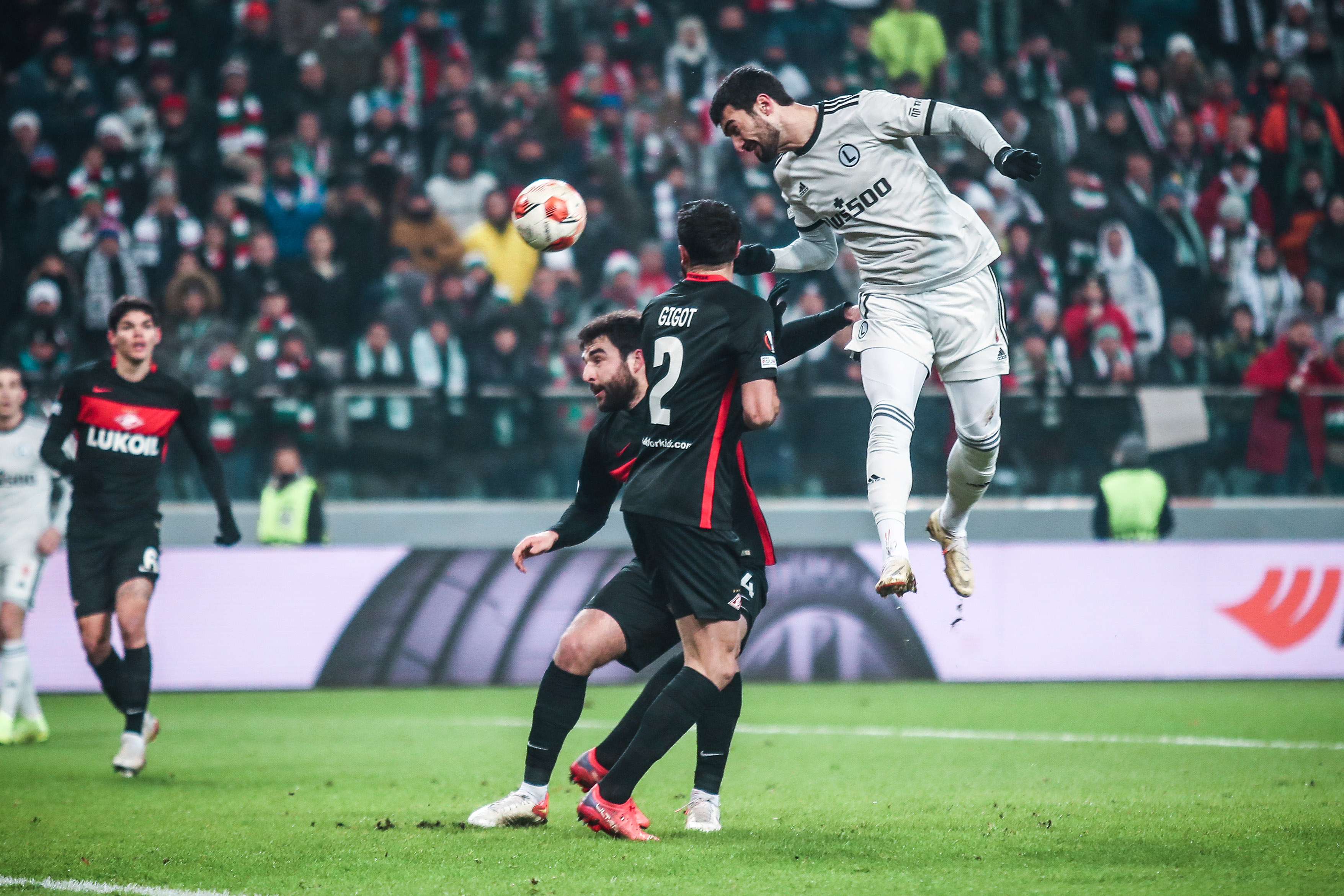 Media: Legia Warszawa dostała ofertę za Mahira Emrelego. "Wreszcie z dobrego źródła"