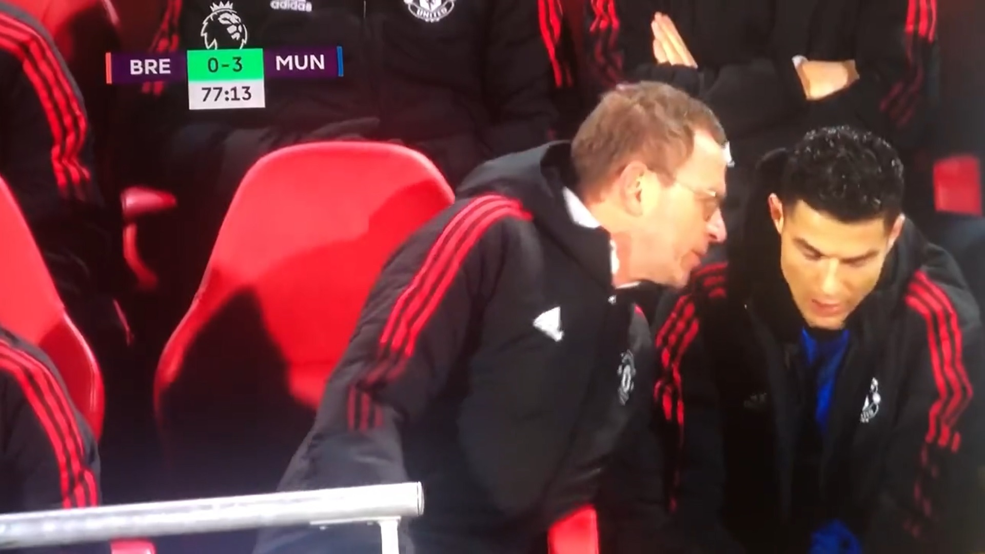 Cristiano Ronaldo został zmieniony i nie ukrywał irytacji. Wiadomo, co powiedział trenerowi [WIDEO]