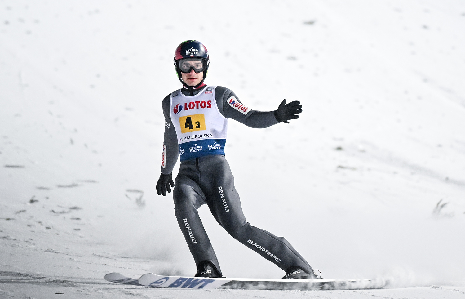 Jakub Wolny ratuje honor polskich skoczków. Ledwo wszedł do drugiej serii w Titisee-Neustadt