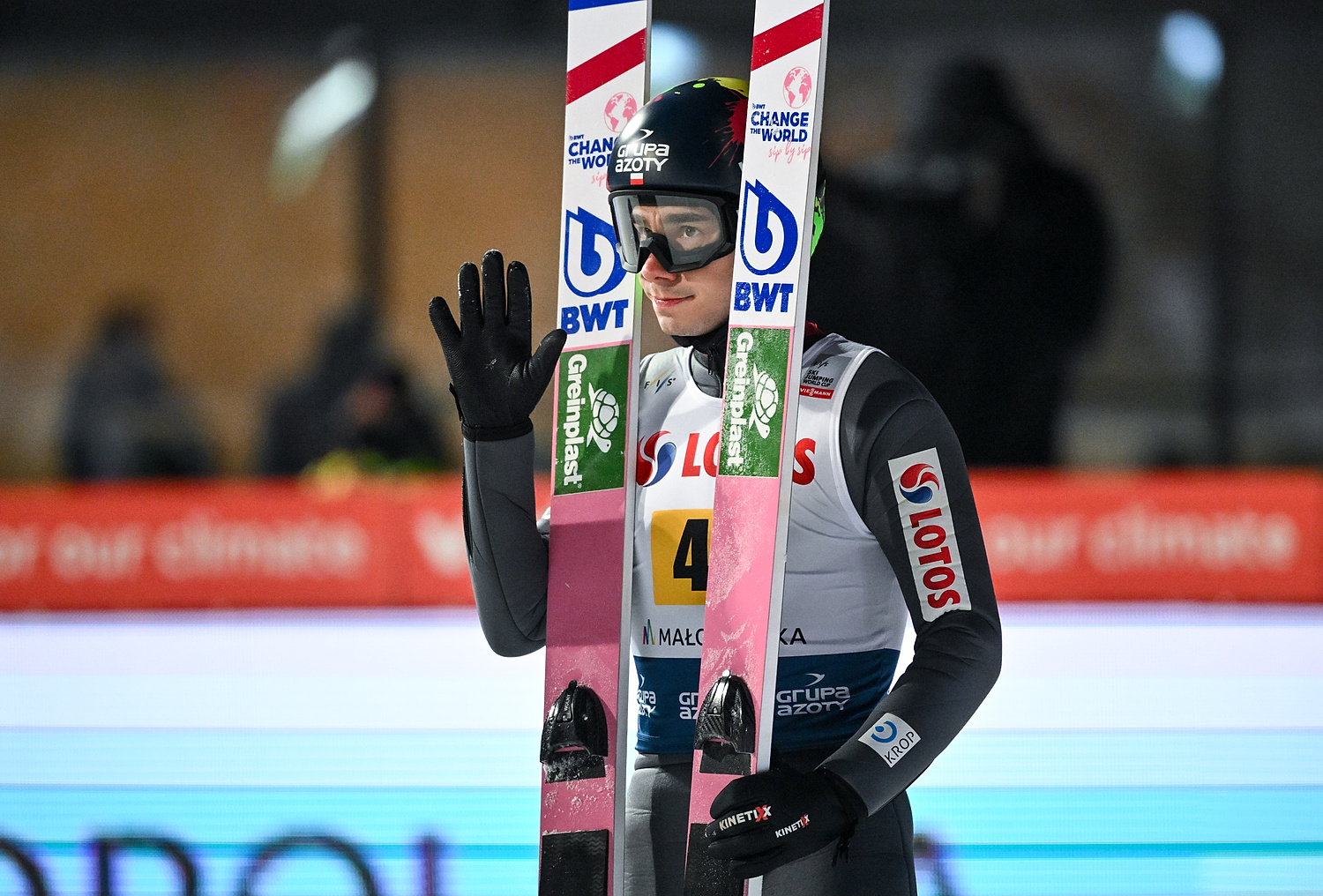 Najgorszy start Polaków w Pucharze Świata od prawie sześciu lat! Karl Geiger odleciał po zwycięstwo