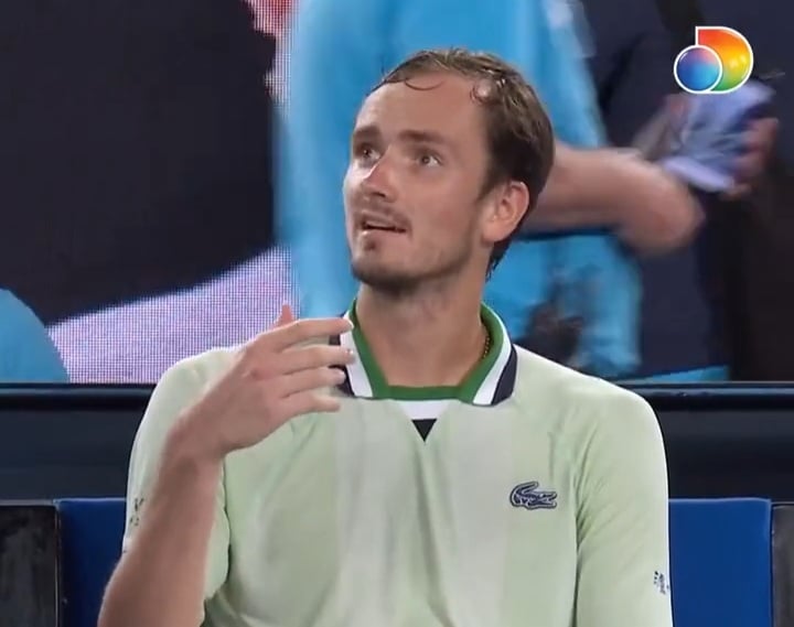 Daniił Miedwiediew obraził kibiców w trakcie finału Australian Open! "To idioci" [WIDEO]
