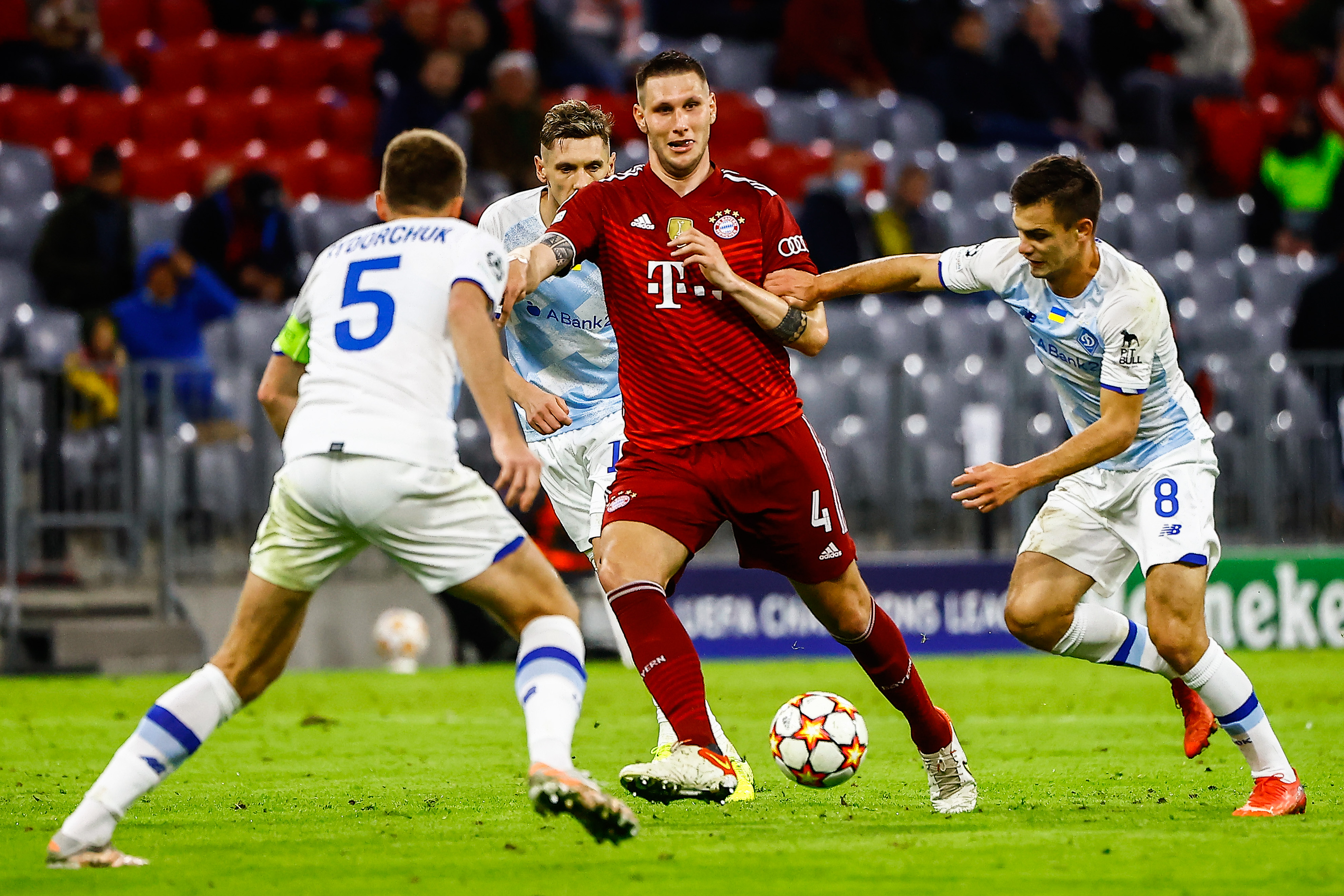 Borussia Dortmund potwierdziła transfer piłkarza Bayernu Monachium! Podano szczegóły umowy
