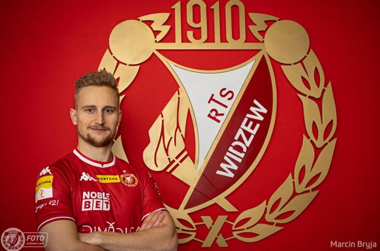 Szczery wywiad piłkarza Widzewa. Wyznał, że mógł trafić do Legii. "Pierwszą ofertę odrzucił tata"