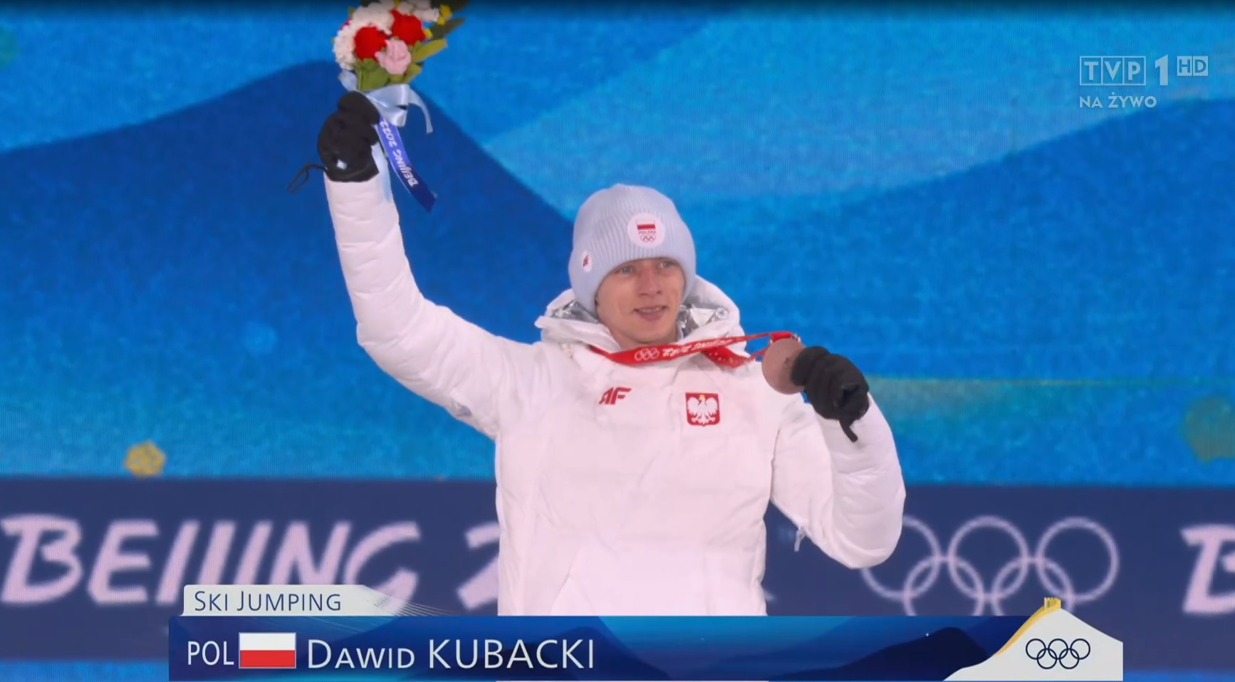 Dawid Kubacki odebrał olimpijski medal. Chwile radości polskiego skoczka
