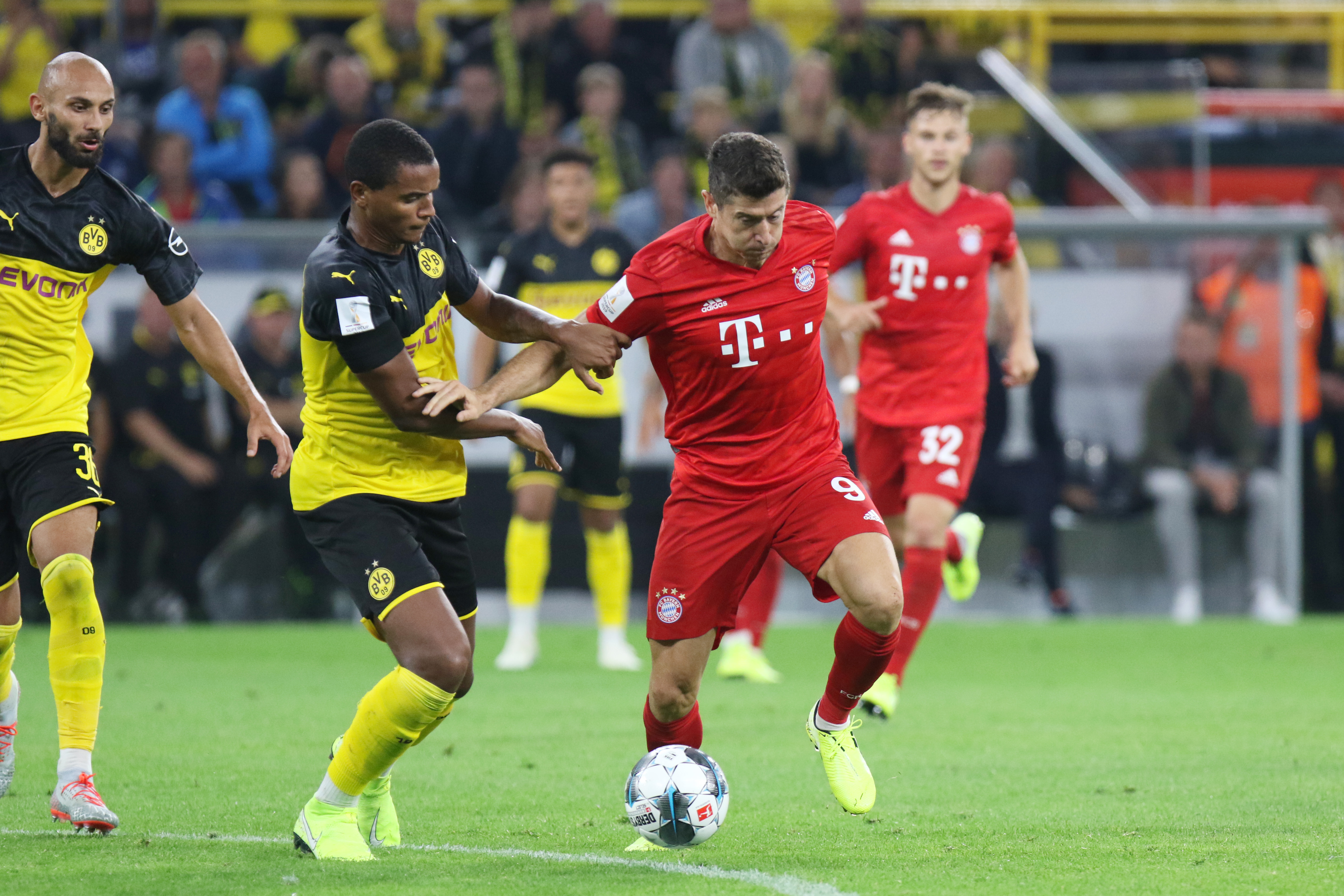 Podstawowy obrońca Borussii Dortmund odrzucił ofertę nowego kontraktu. Może trafić do Manchesteru United