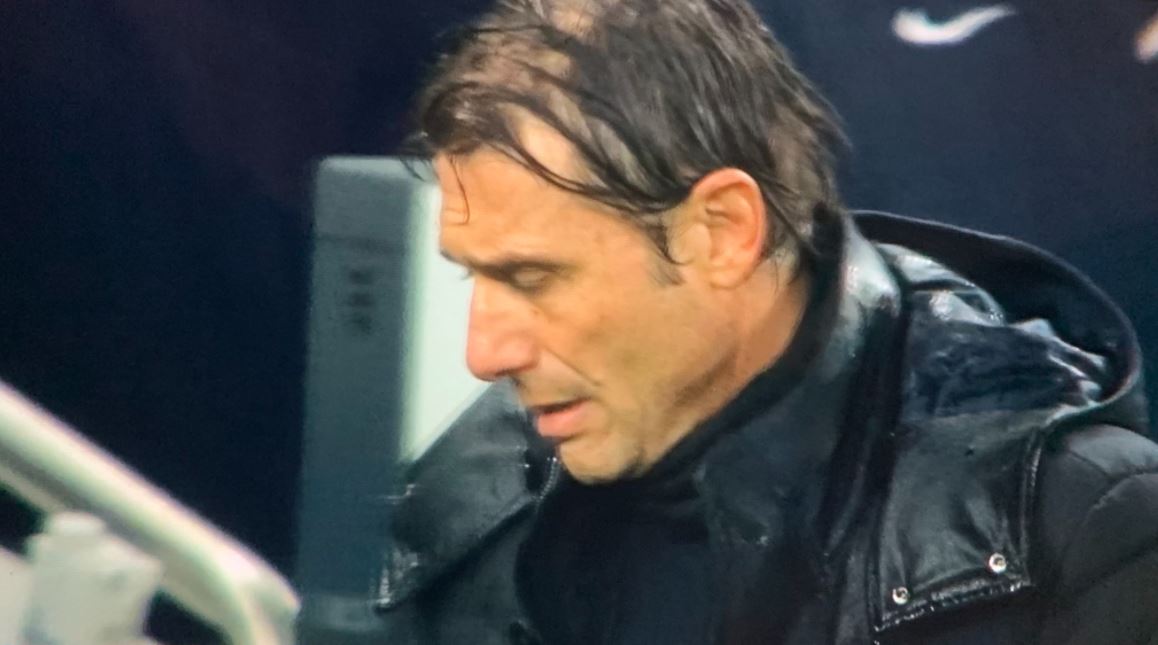 Karma wróciła do Antonio Conte. Załamany Włoch "ukarany" za prowokacje w meczu Tottenhamu z Southampton