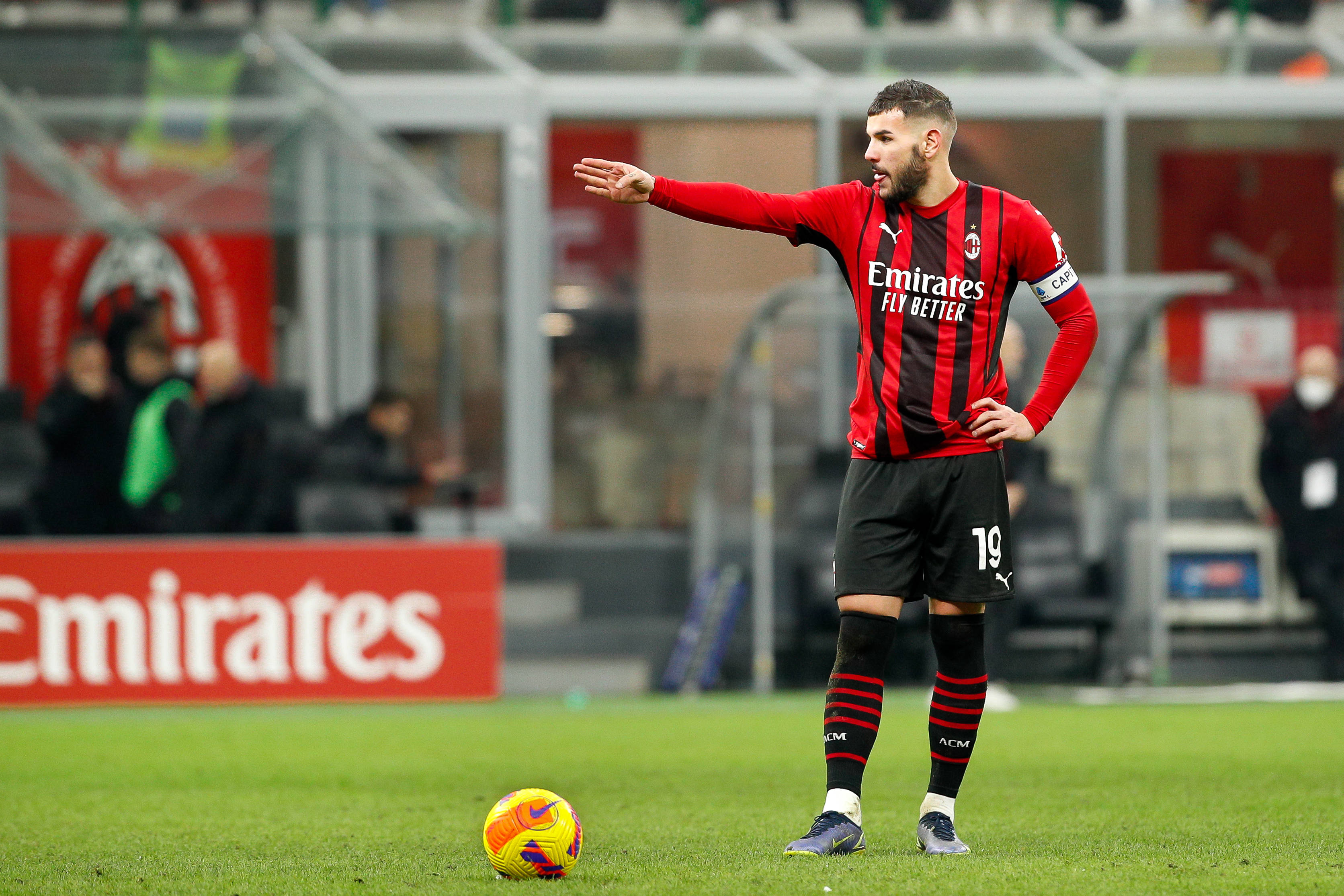 Filar AC Milanu pozostanie na San Siro. Obrońca podpisał nowy kontrakt