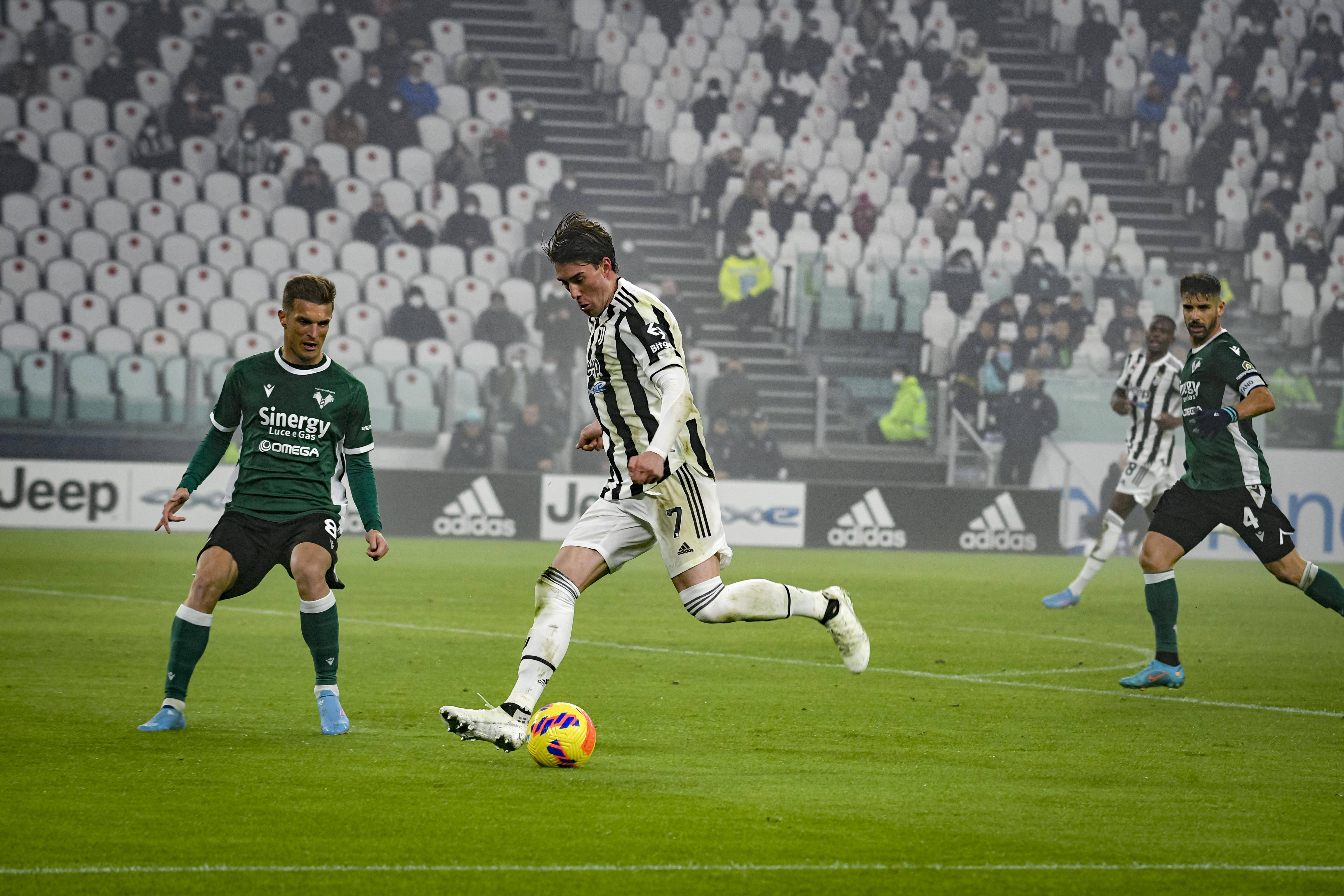 Real Madryt mógł sprowadzić Dusana Vlahovicia. Fiorentina zaoferowała Serba "Królewskim"