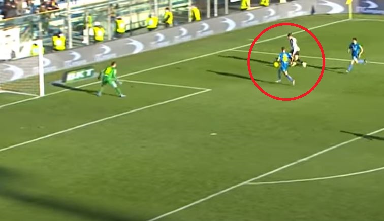 Piękny gol młodego polskiego napastnika po indywidualnej akcji. "Imponujące" [POLACY ZA GRANICĄ]